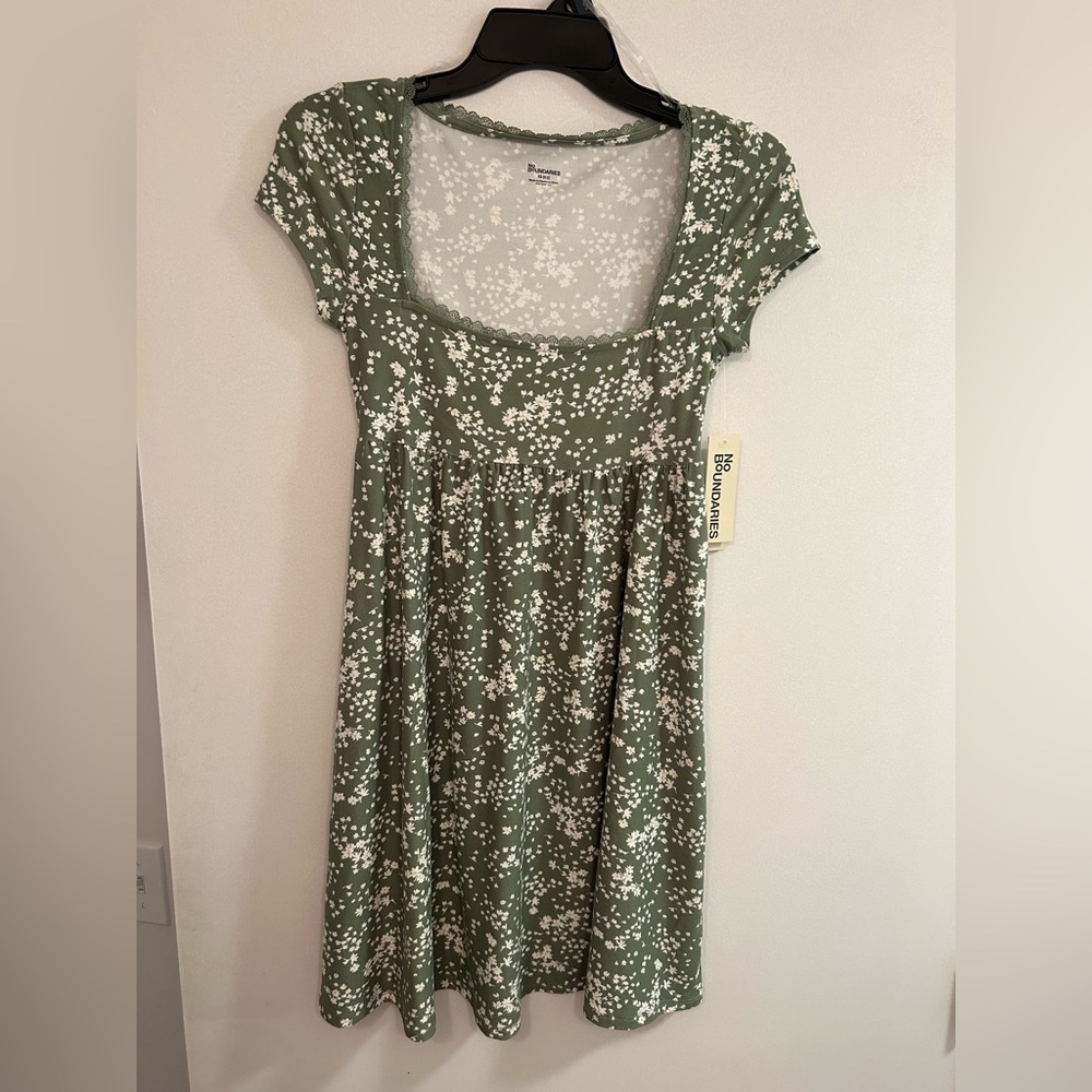 No Boundaries Babydoll Floral Dress XS (0-2) NWT!!